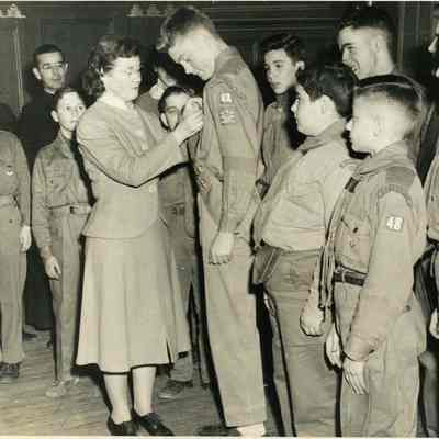 Fern Duquette "pinning" son Peter