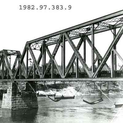 Black Bridge after the 1936 flood.