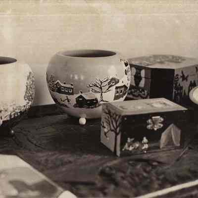 A photo view of objects painted by Elsie Van Savage. 3/6/1975.