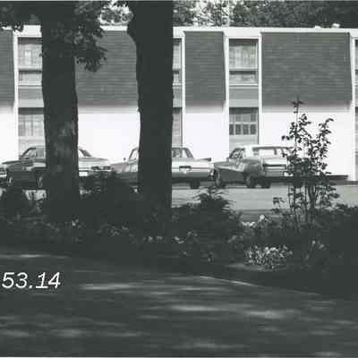 A photo of cars at the Stowe House Inn.
