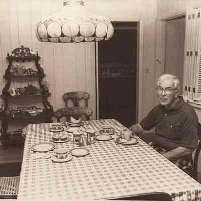 A photo view of Alfred Senter.