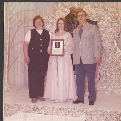 The 1973 Dedication Award winner Sharon Hinckley and her parents Mr. & Mrs. Donald Hinckley.