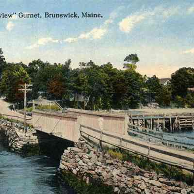 A picture postcard view of "Fairmont" Gurnet, Maine.