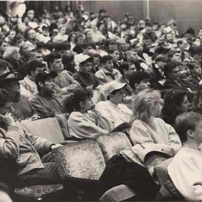 A photo view of Bowdoin College students. 2/13/1992.