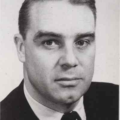 A photo view of Robert Mellow.