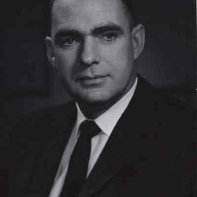 A photo view of Robert M Huse.