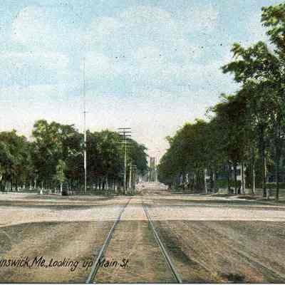Postcard, Brunswick ME looking up Main Street
