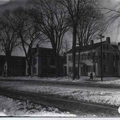 Maine Street at Everett Street
