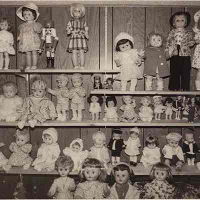 A photo view of Bette Gilchrist's dolls. 1/26/1981.