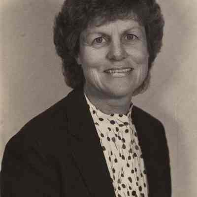 A photo view of Jennifer Lyons. 9/1984.