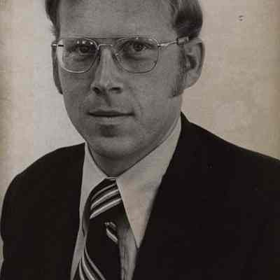 A photo view of Dr. David W. Schall. 6/20/1972.