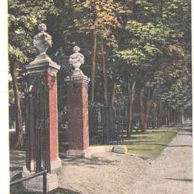 Franklin C. Robinson Gateway, Bowdoin College