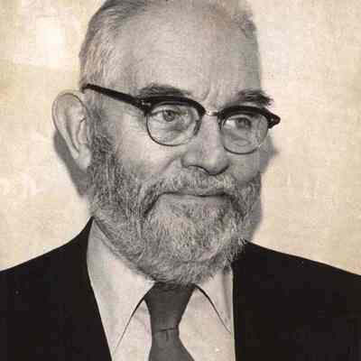 A photo view of William H. McLin.