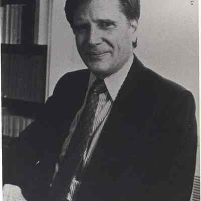 A photo view of Peter Tarnoff.