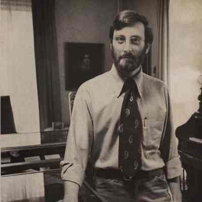 A photo view of Stuart A. Kohler.