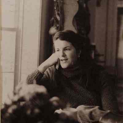 A photo view of Beth Dunlap.