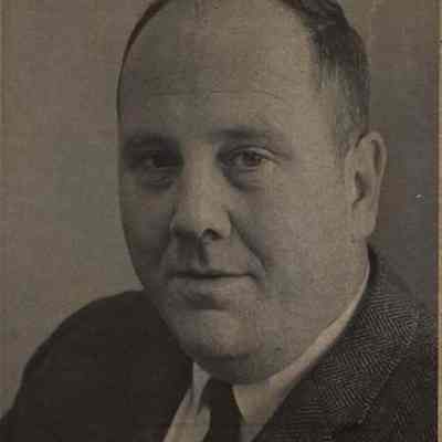 A photo view of Richard C. Hinman.