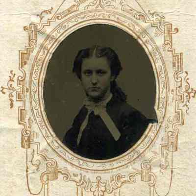 A photo of Miss Nellie Swift.