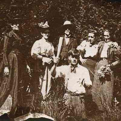 Unidentified People