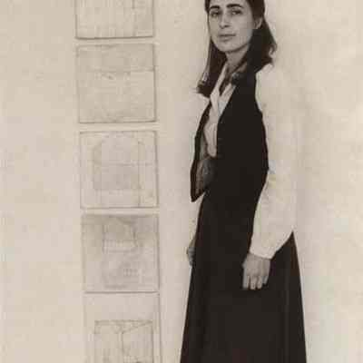 A photo view of Kathy Bradford.