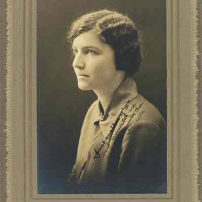 Unidentified Woman, Possibly Named Isabelle