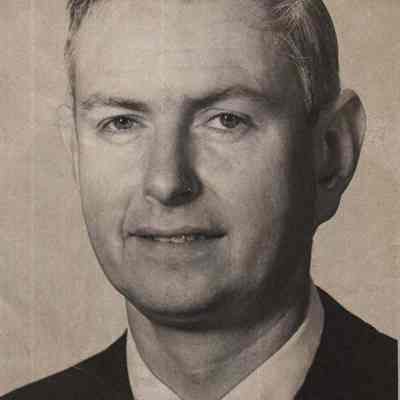 A photo view of Prof. Dana W. Mayo.