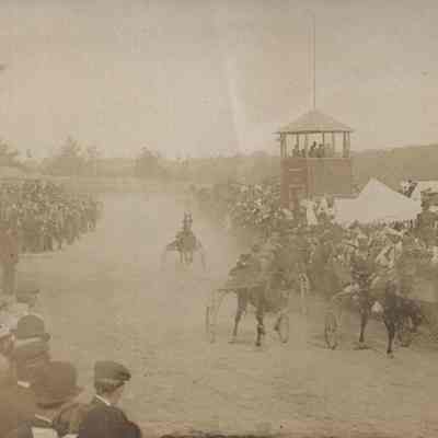 Horse race at a fair