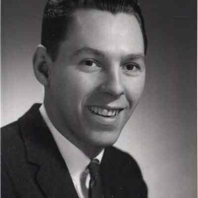 A photo view of Robert Swain.