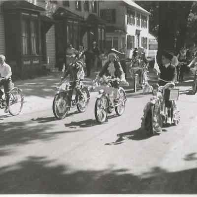 Kids on Bikes in Brunswick's 200th Anniversary Parade