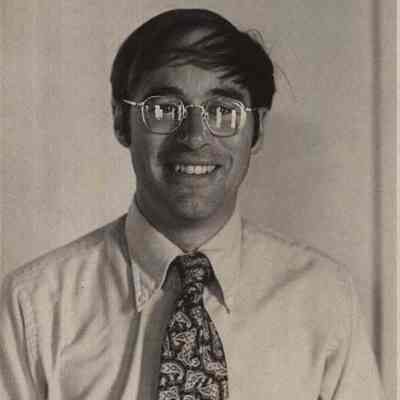 A photo view of Christopher Livesay.