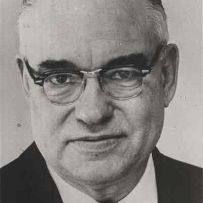 A photo view of Donovan D. Lancaster.