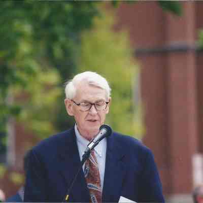 Cam Niven Speaking