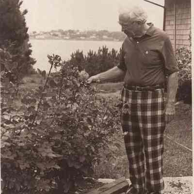 A photo view of Alfred Senter.