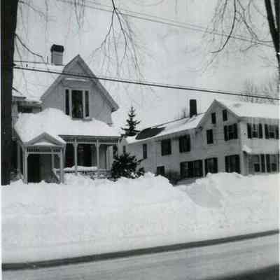 A photo of the snow storm of Feb. 18, 1952 .