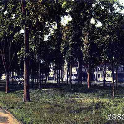 A picture postcard view of the Mall.