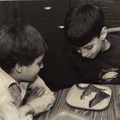 A photo view of Eric & Daniel Sierck. 1/20/1992.