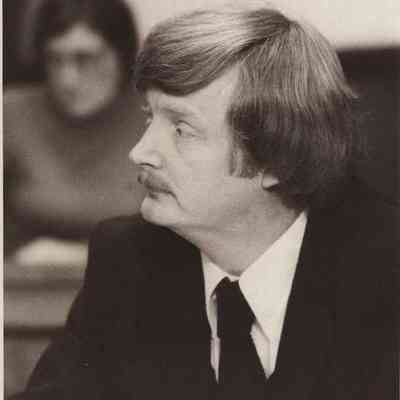 A photo view of David Huntington.