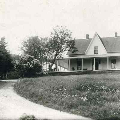 A photo of an unknown house.