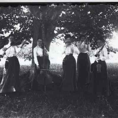 All Girl orchestra, Merrymeeting Park