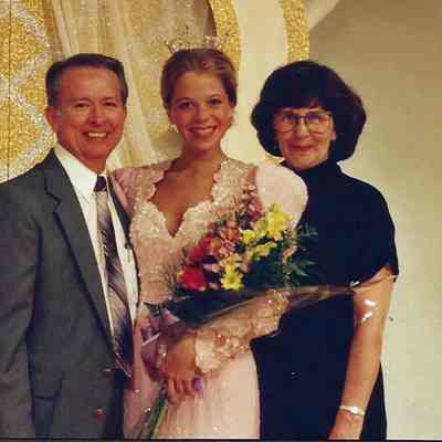Miss Brunswick Lisa Kelly with her parents Ron and Cece Kelly.