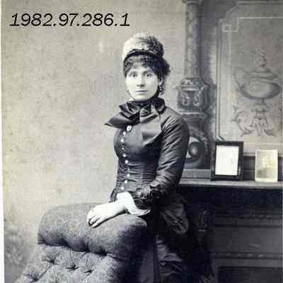 Elizabeth Lunt.