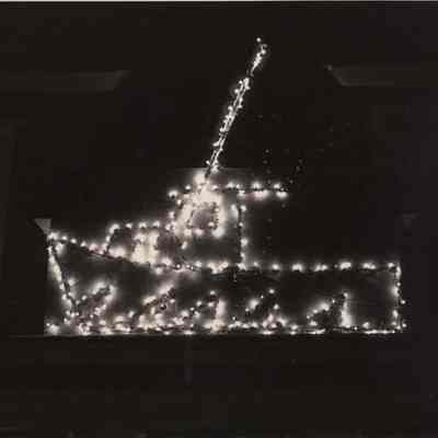 A photo view of a Christmas decoration.