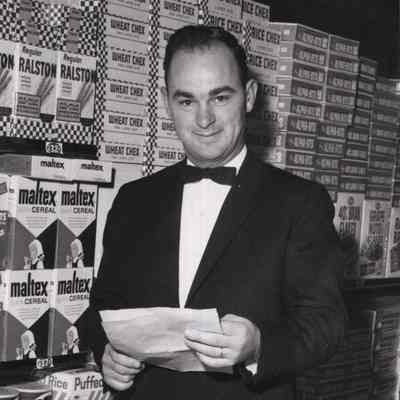 A photo view of Lawrence Pelletier.