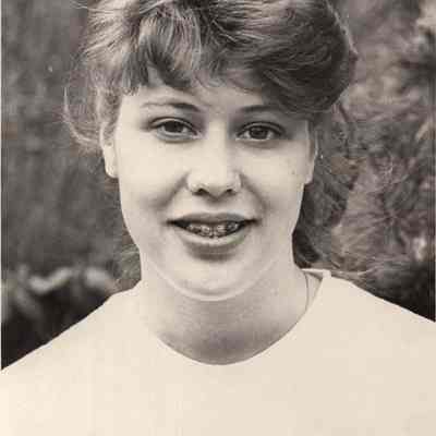 A photo view of Christina Bennett.