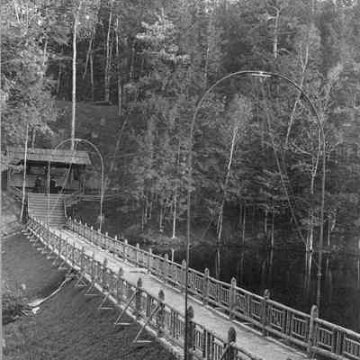 Bridge into Merrymeeting Park, Brunswick