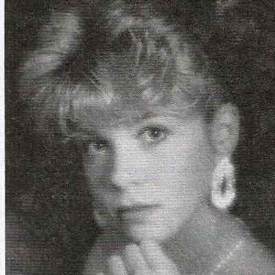 Lisa Kelly, age 20, talent dancing.