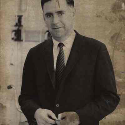 A photo view of Dr. Andrew C. Walsh.