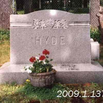 A photo of Wm. Hyde's gravestone.
