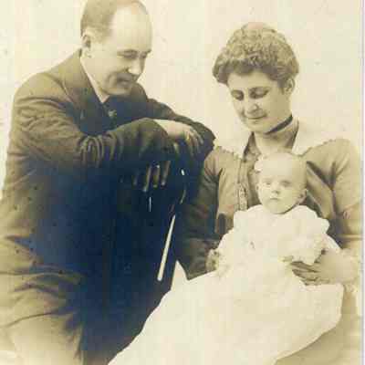 A photo of Algernon and Mae Chandler.
