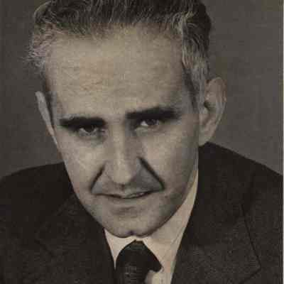 A photo view of Richard Thayer.